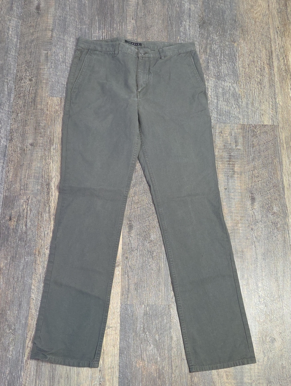 Theory Men's Chinos in Olive Green